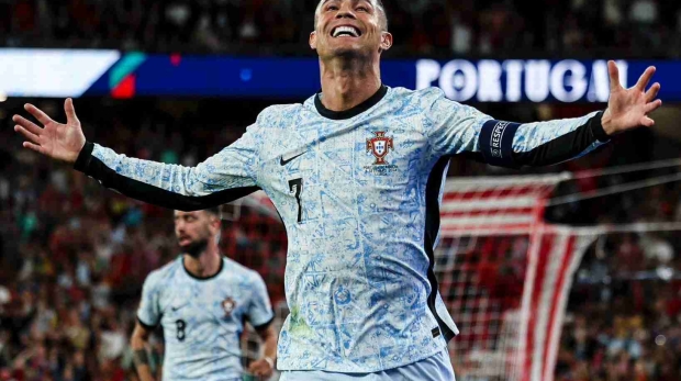 Cristiano-Ronaldo-scores-the-900th-goal-of-his-career-against-Croatia-in-the-Nations-League