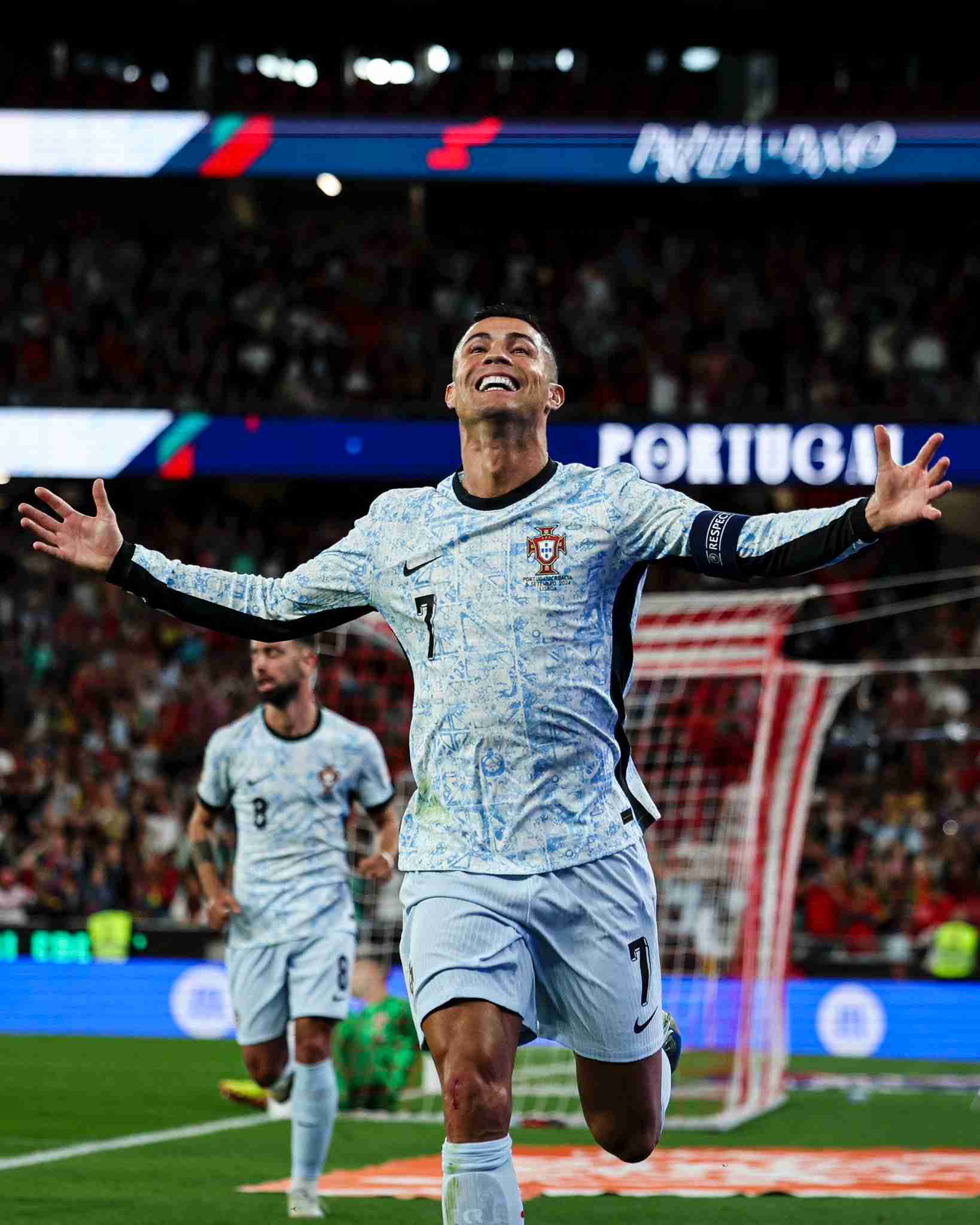 Cristiano-Ronaldo-scores-the-900th-goal-of-his-career-against-Croatia-in-the-Nations-League