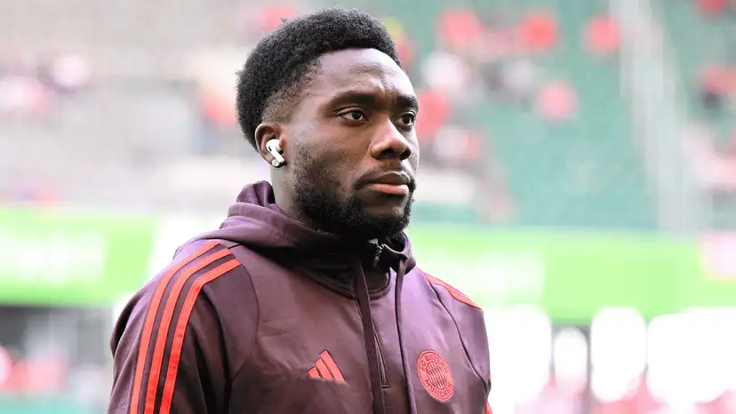 Man United Leads Race for Alphonso Davies Signing