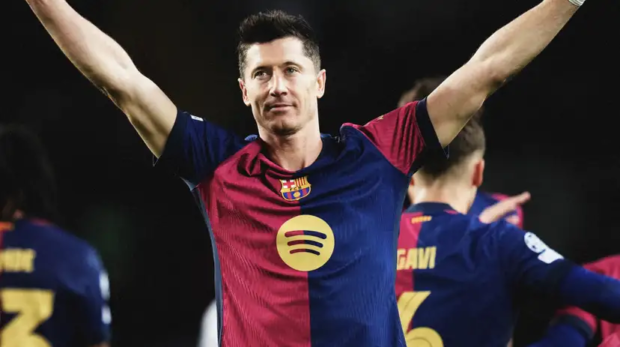 Lewandowski Shines as Barcelona Beats Brest