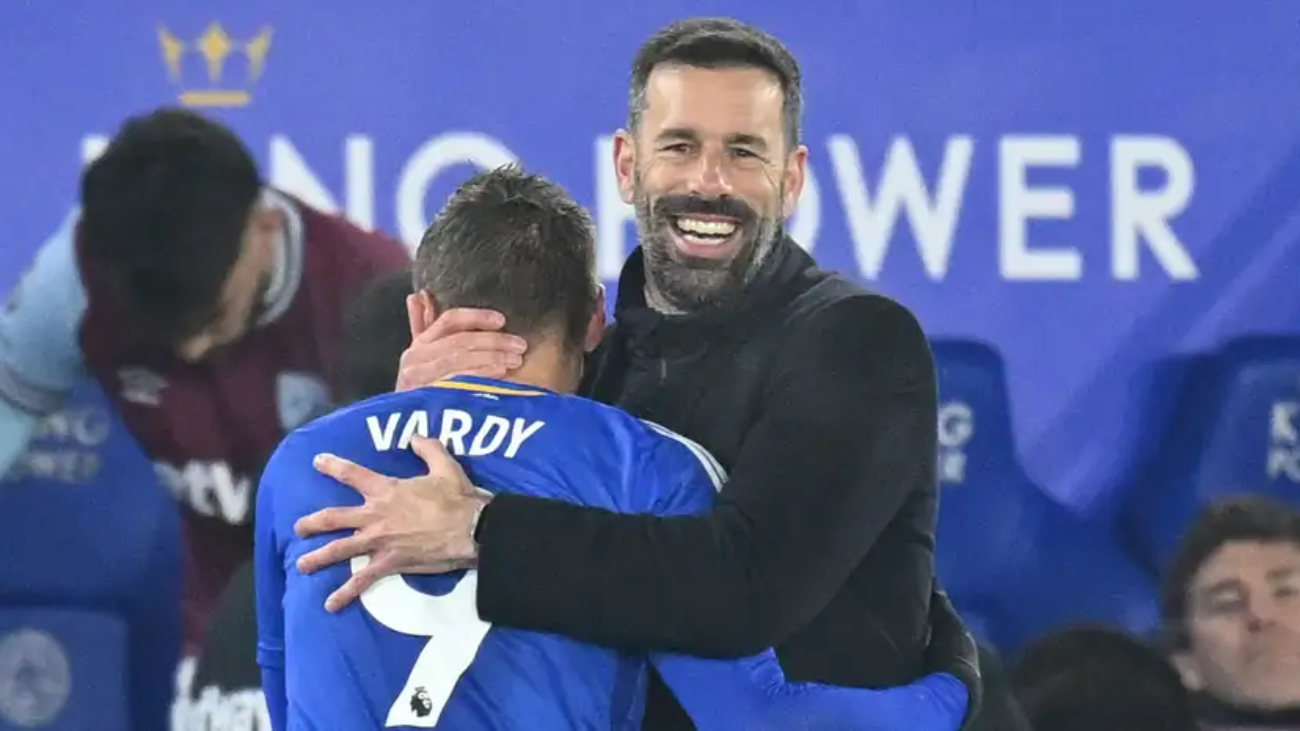 Van Nistelrooy WIns First Match as Leicester Coach