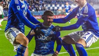 Como Players Celebarting A Goal vs Sassuolo