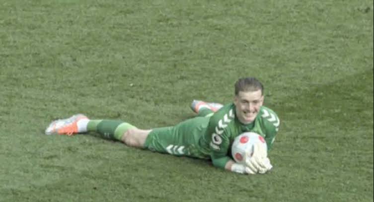 Jordan Pickford on the Ground, Timewasting