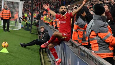 Liverpool beat Aston Villa 2-0