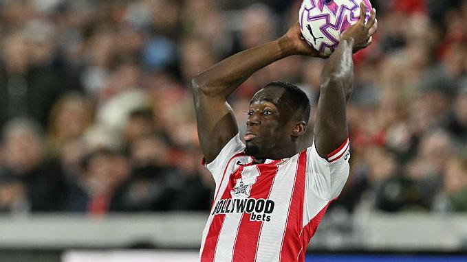 Why Throw-ins Became So Significant Brentford's Michael Kayode Executing A Throw-in
