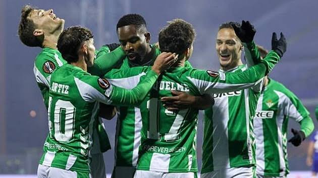 Betis Players Celebrating A Goal Yesterday