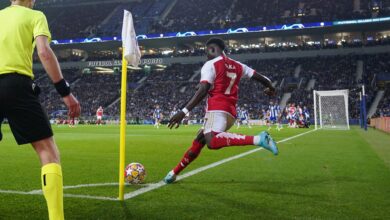 Defending Set Pieces : Man-marking Vs Zonal Marking Bukayo Saka Taking A Corner